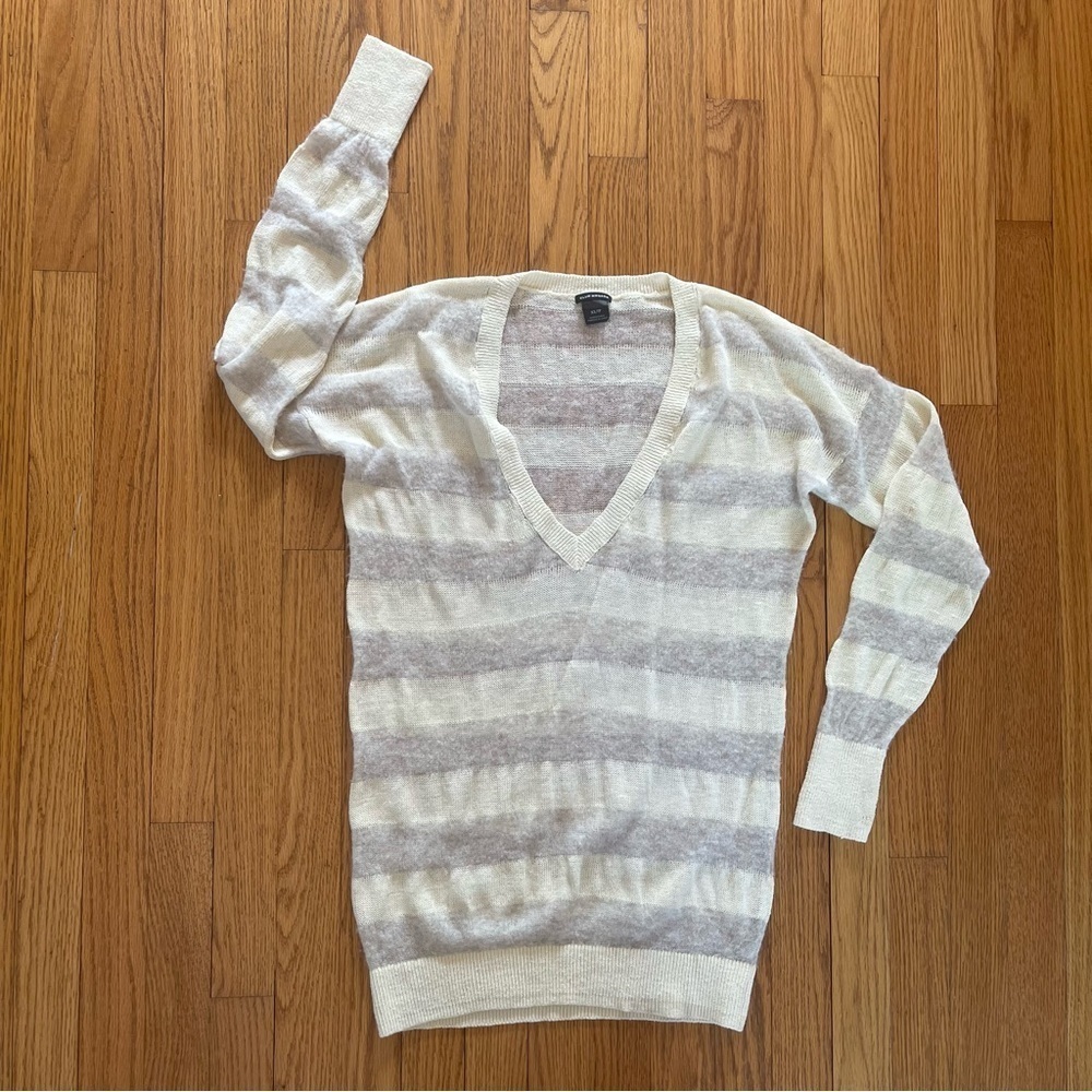 Club Monaco V Neck Lightweight Alpaca Linen Sweater Cream 00501153 Sz XS
